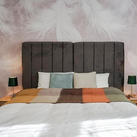 Апартаменты The Chic Retreat Бухарест Экстерьер фото